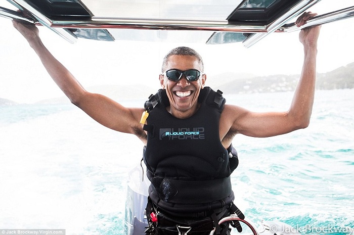 Barack Obam-AIR! New photos former president 